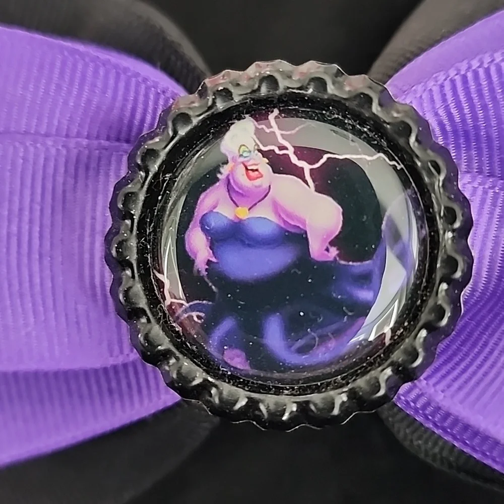 NWOT Halloween Hair Bow -Ursula